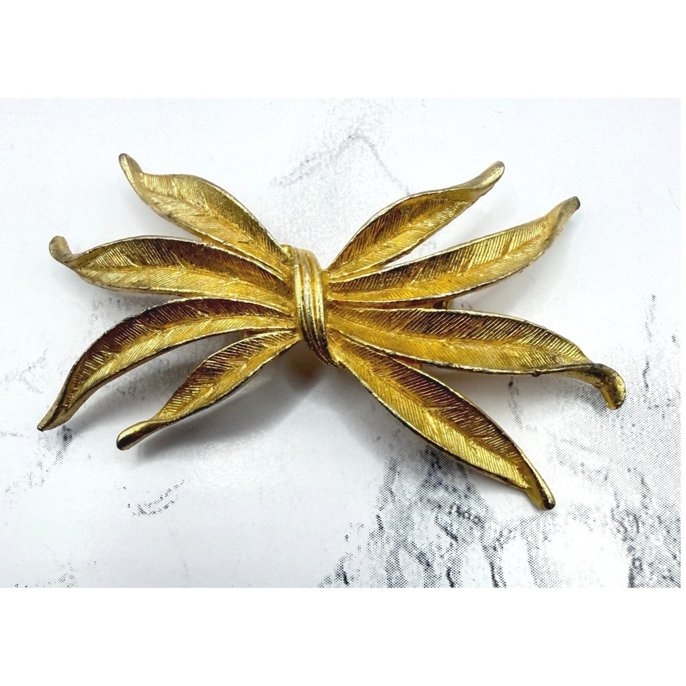 Vintage Gold Leaf Brooch Textured Botanical Pin‎ Mid Century Style